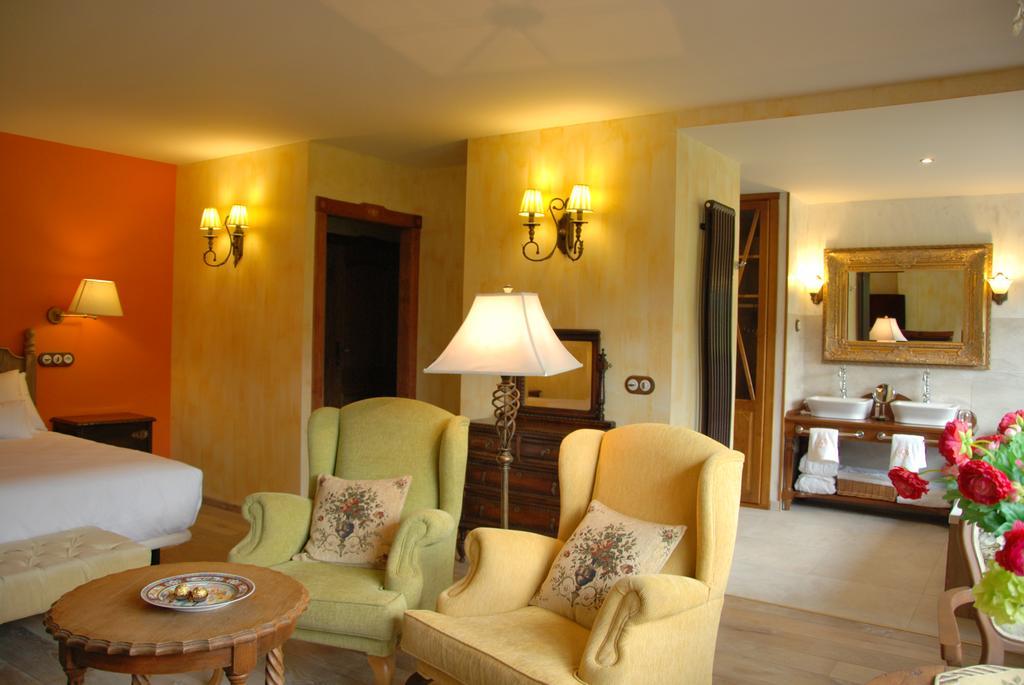 בנאסקה Hotel Selba D'Ansils מראה חיצוני תמונה
